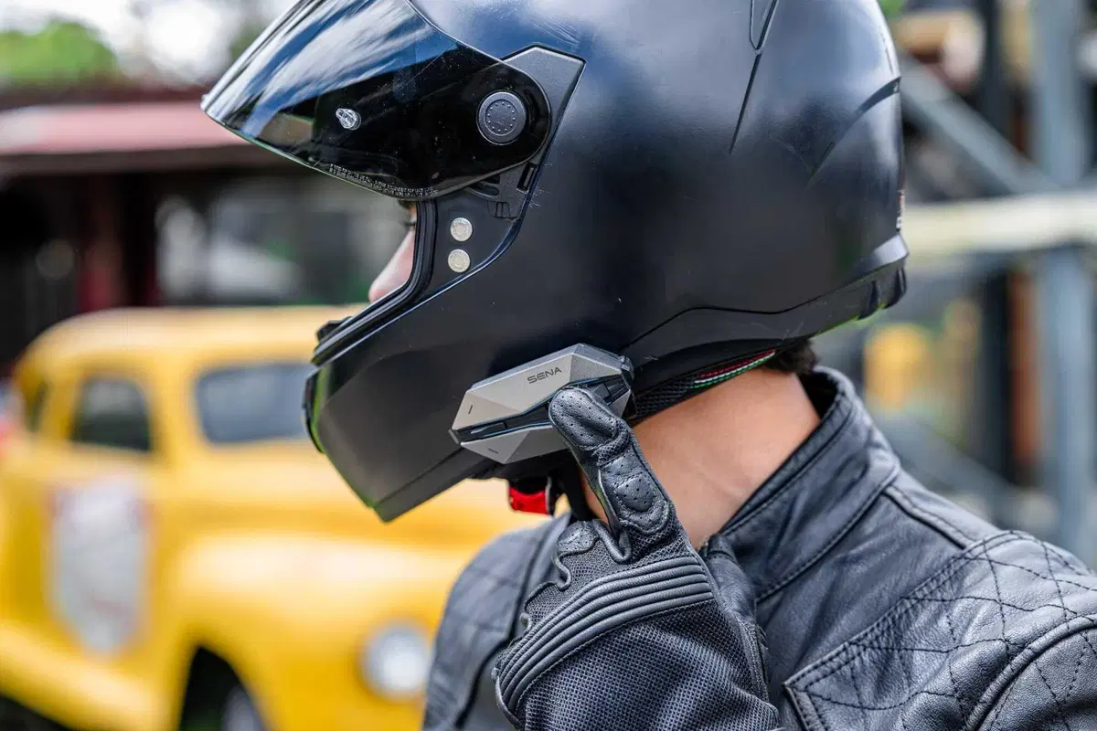 Sena presenta il nuovo interfono 60X: focus su ergonomia, connettività avanzata e audio Bose (12)