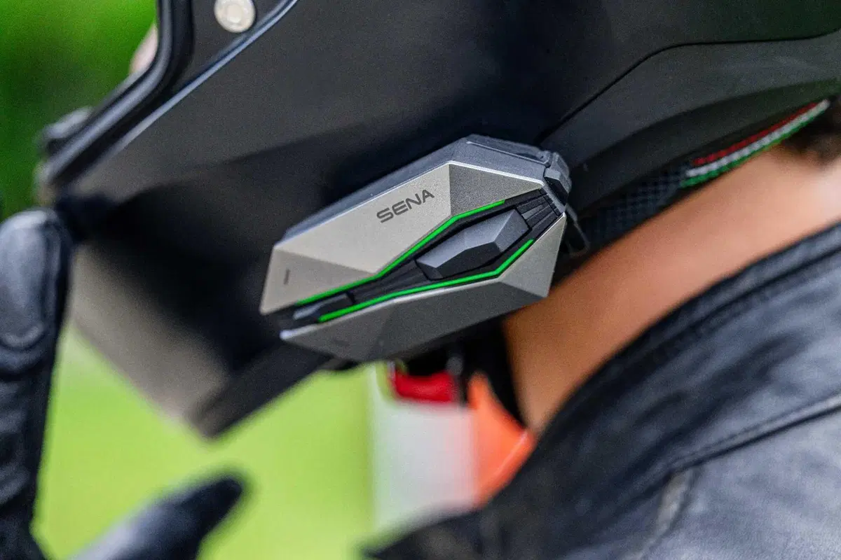 Sena presenta il nuovo interfono 60X: focus su ergonomia, connettività avanzata e audio Bose (15)