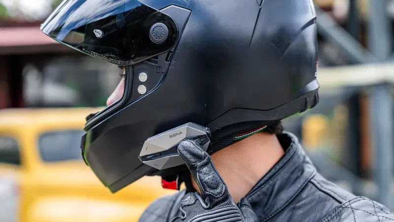 Sena presenta il nuovo interfono 60X: focus su ergonomia, connettivit&agrave; avanzata e audio Bose