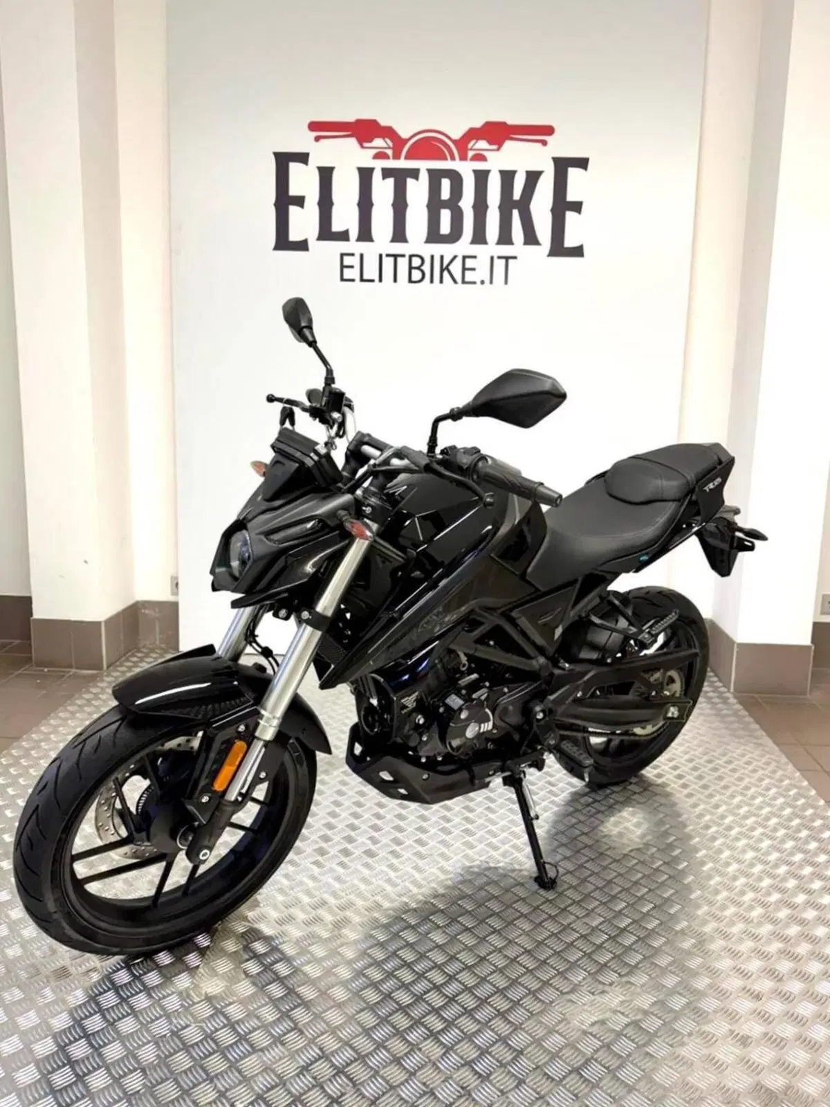 Voge Brivido 125R (2023 - 26) (2)
