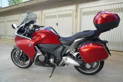 Honda VFR 1200 F ABS (2009 - 16) usata