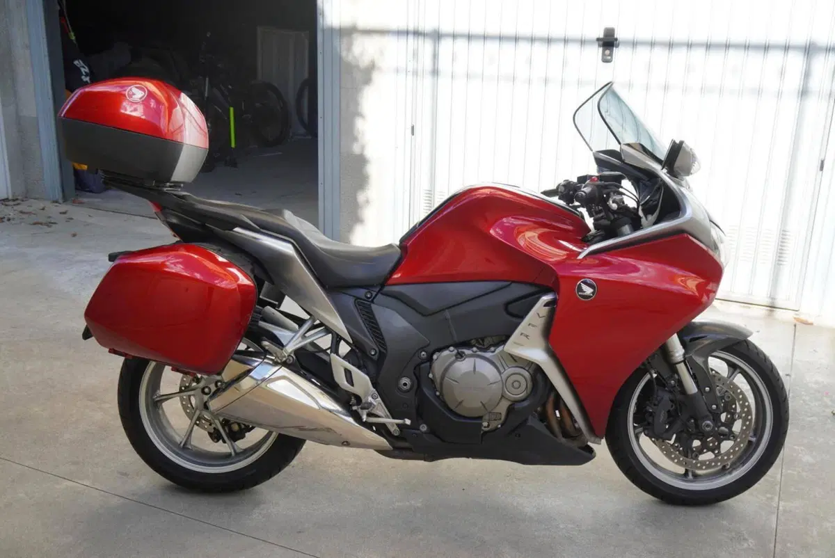 Honda VFR 1200 F ABS (2009 - 16) (2)
