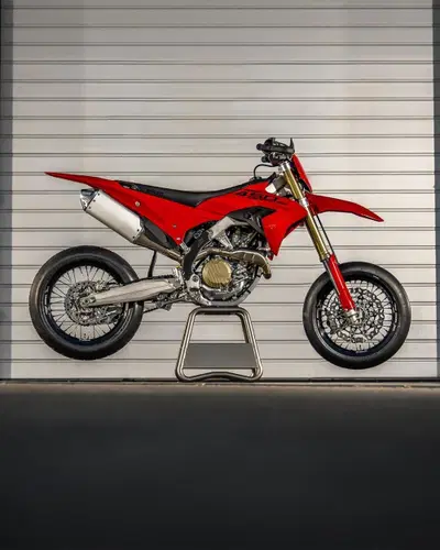 Ducati Desmo450 SM, la nuova supermotard racing di Borgo Panigale