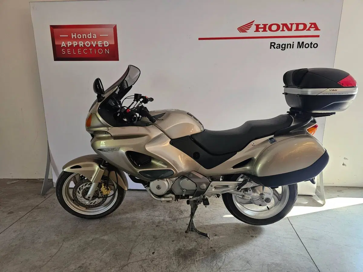 Honda Deauville 650 (2002 - 05) (2)