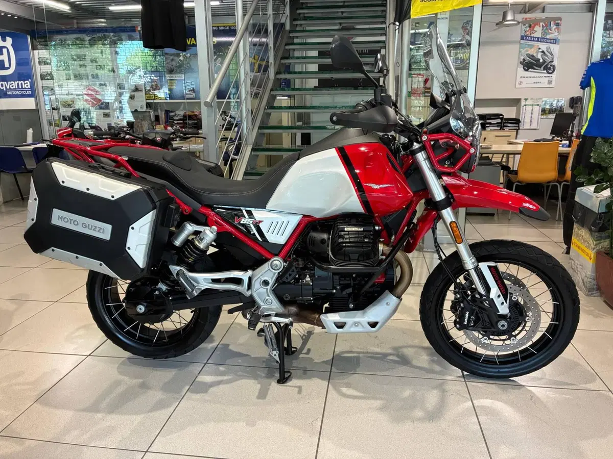 Moto Guzzi V85 TT (2021 - 23)