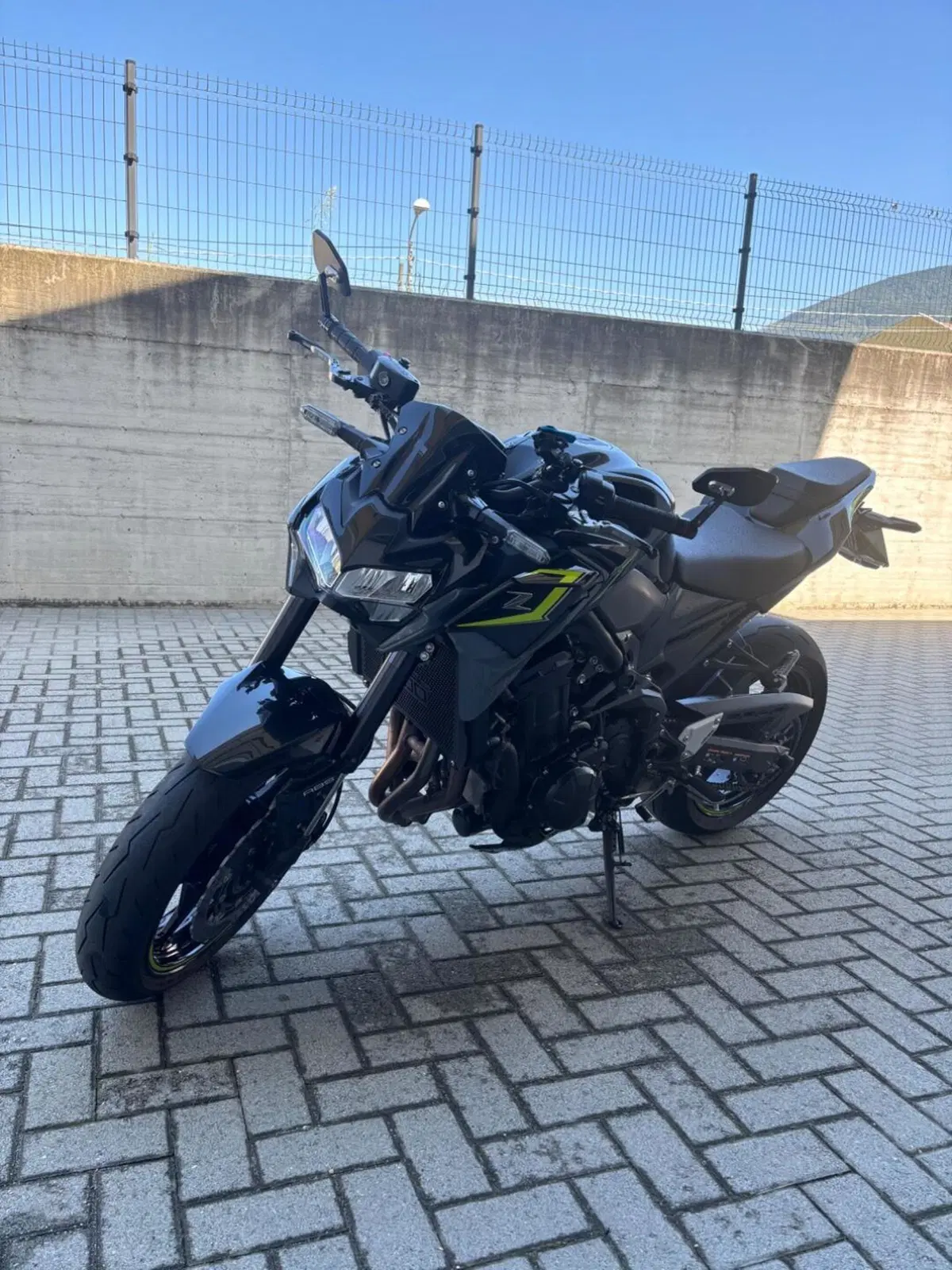 Kawasaki Z 900 (2021 - 24) (2)