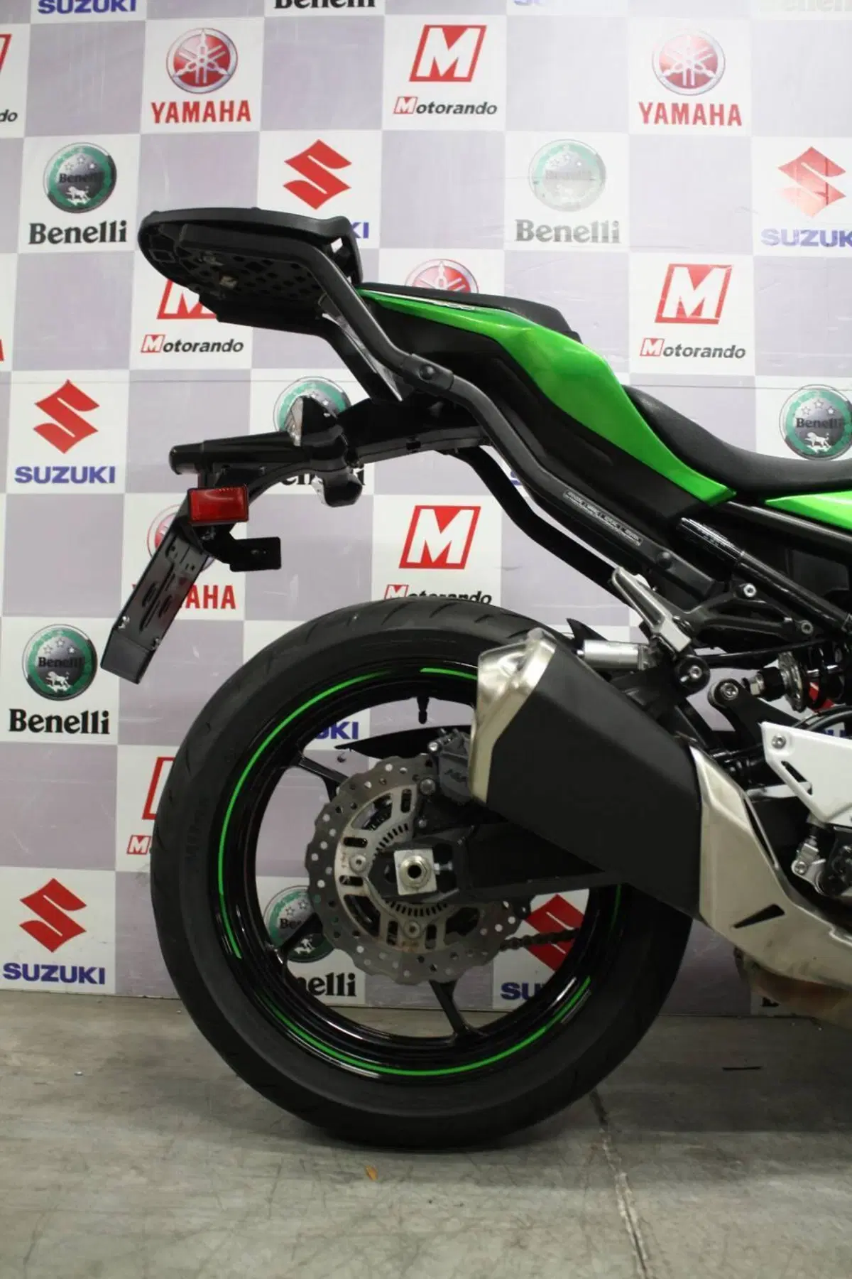 Kawasaki Z 900 (2017 - 18) (4)