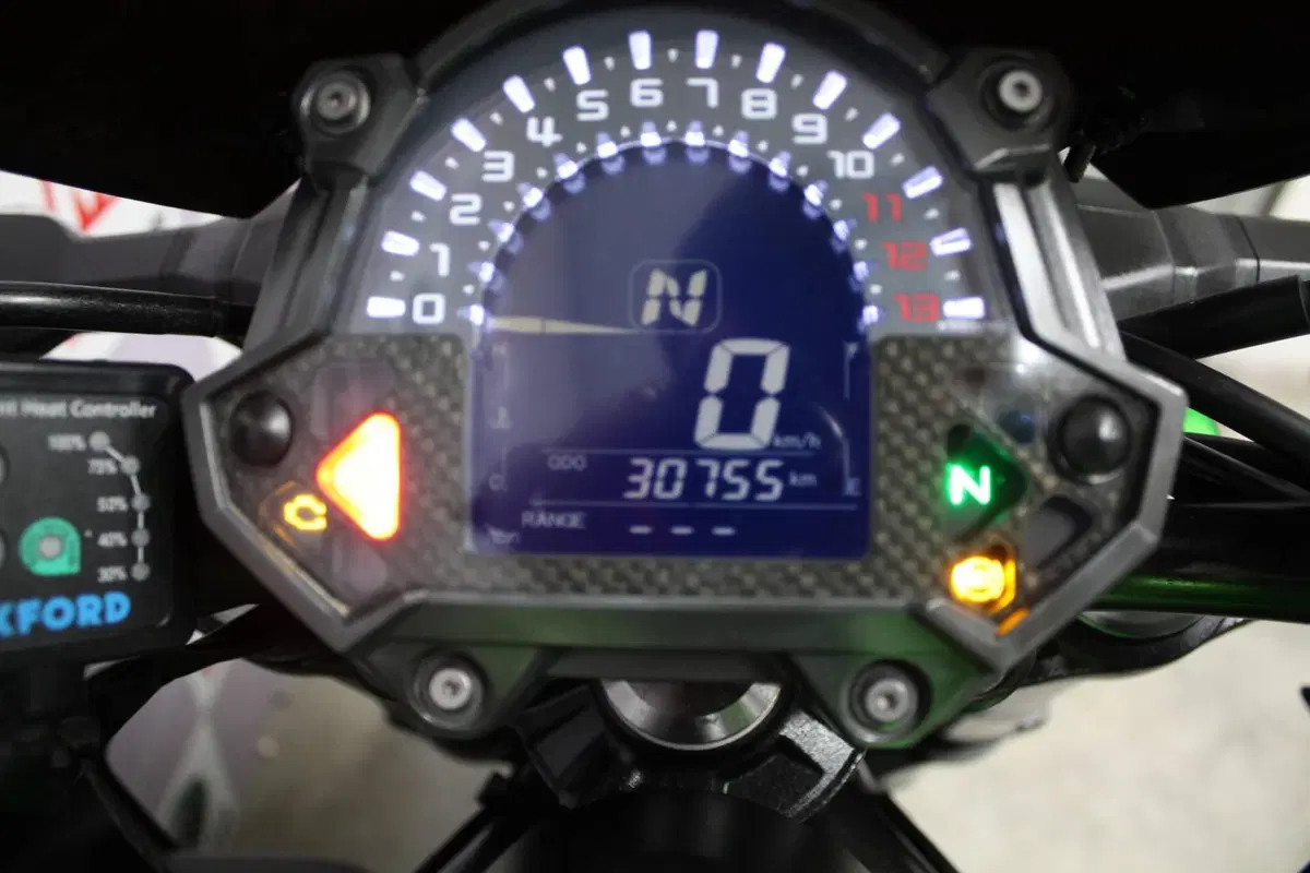 Kawasaki Z 900 (2017 - 18) (2)
