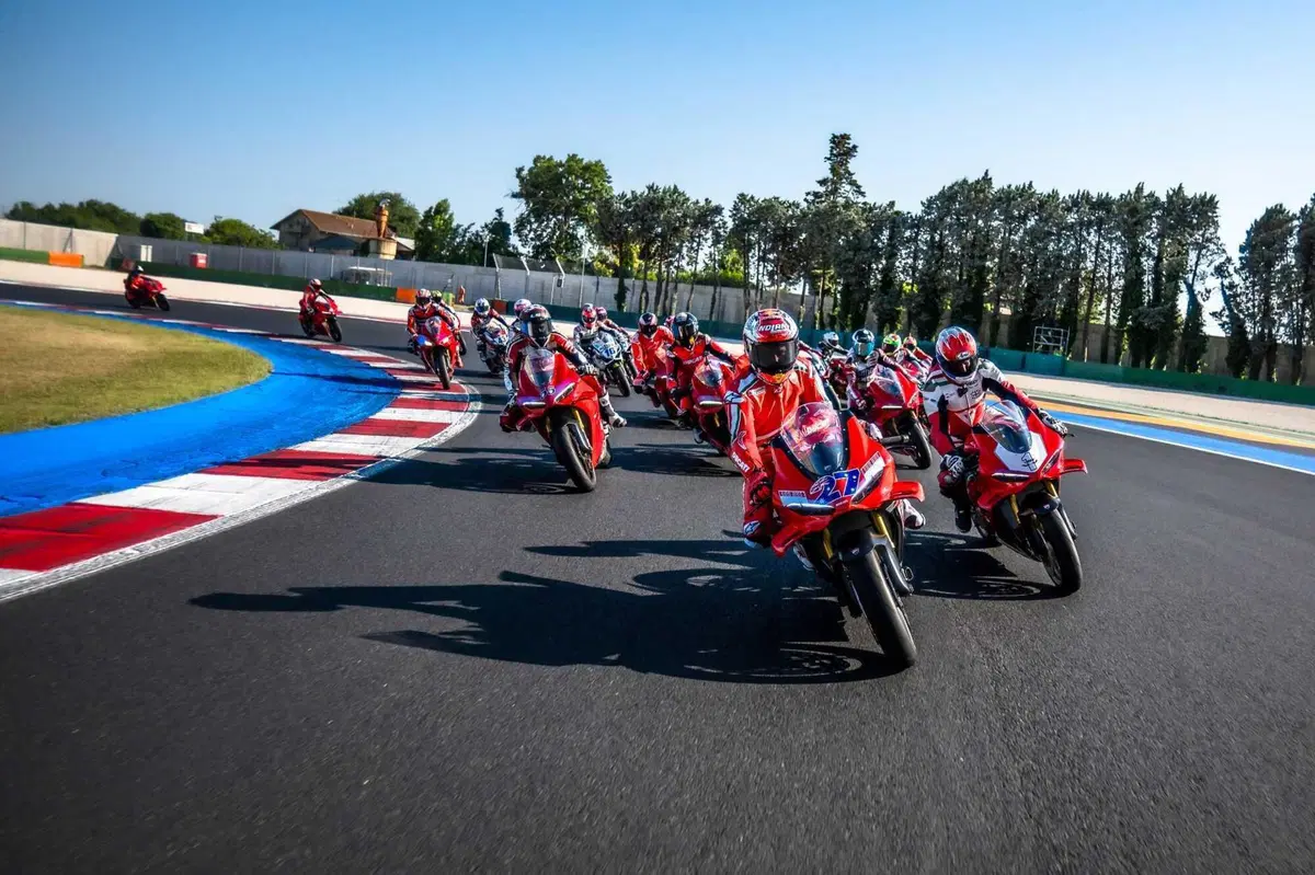 Il World Ducati Week del Centenario è il più grande di sempre: 118mila presenze da 94 Paesi [GALLERY] (15)
