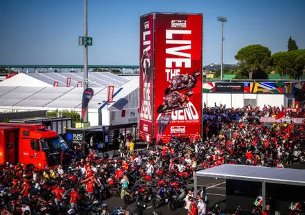 Il World Ducati Week del Centenario è il più grande di sempre: 118mila presenze da 94 Paesi