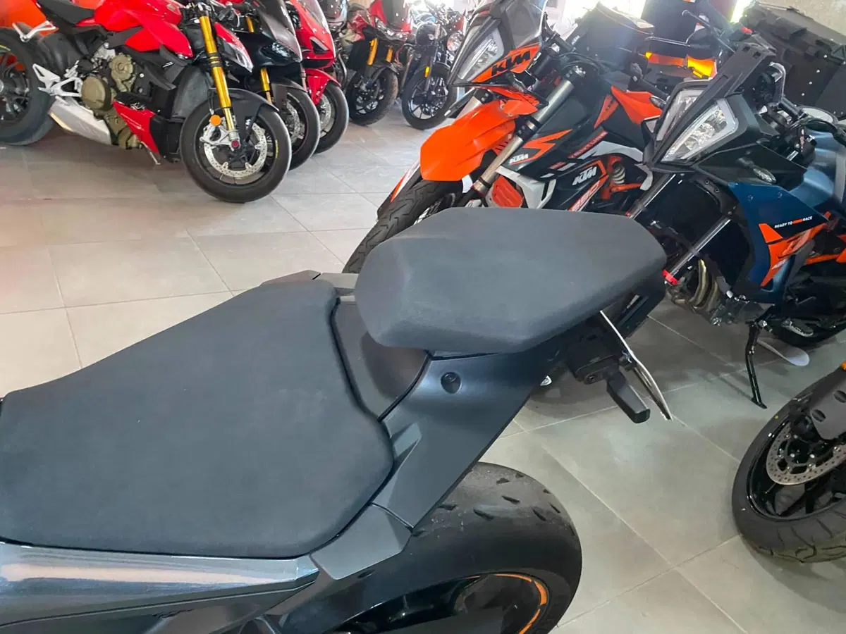 KTM 990 RC R (2026) (6)