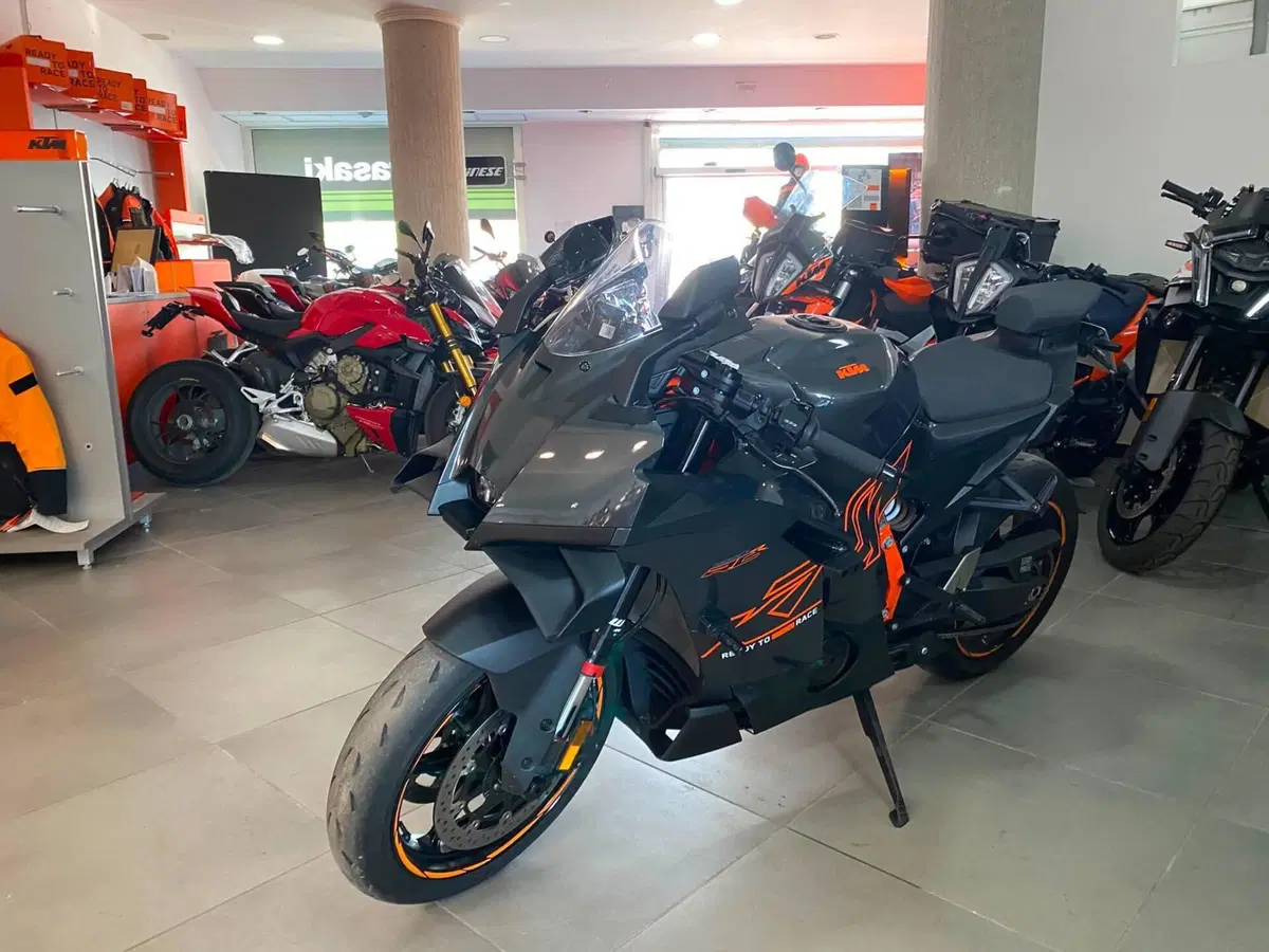 KTM 990 RC R (2026) (4)