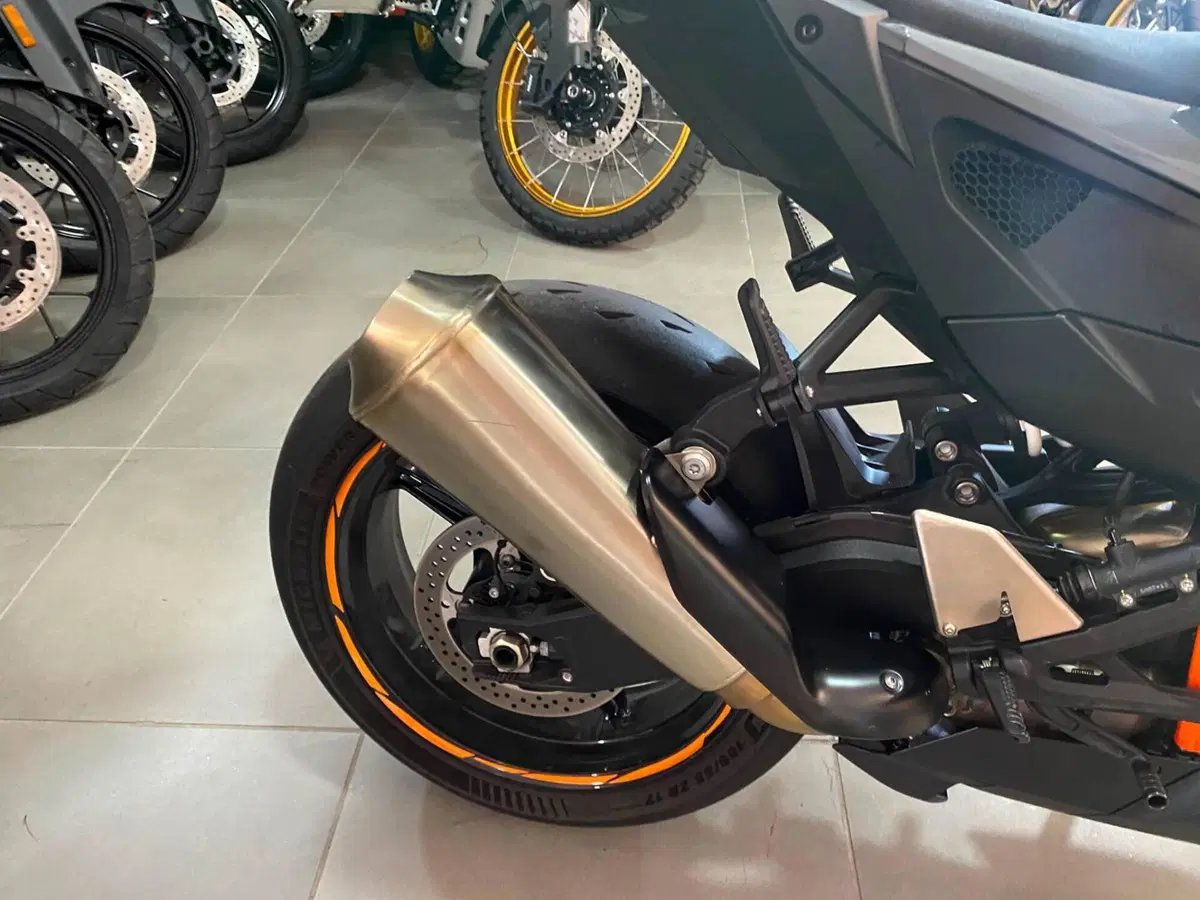 KTM 990 RC R (2026) (10)