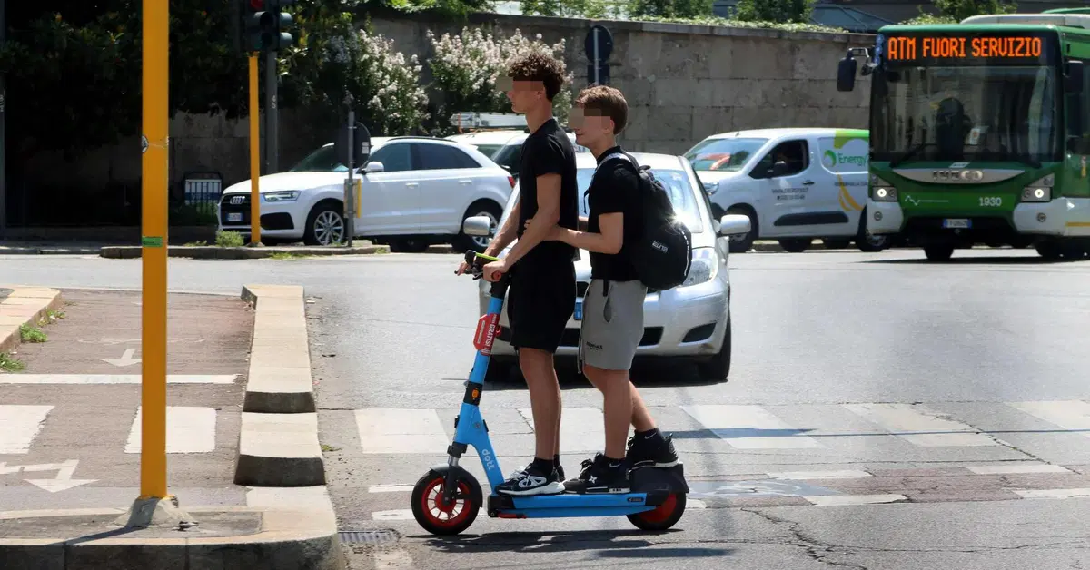Monopattini, dal 17 luglio arriva l'assicurazione obbligatoria ma casco e targa restano un miraggio nelle citt&agrave;