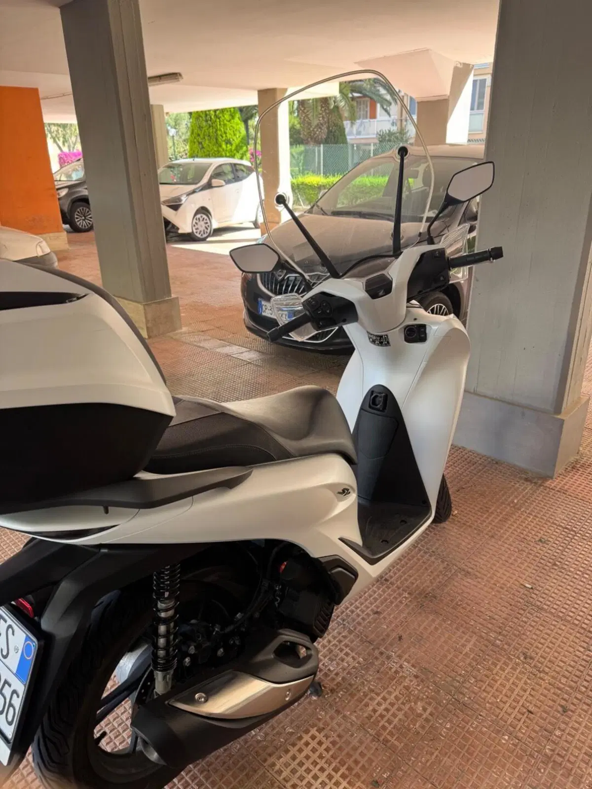 Honda SH 125i (2024 - 25) (3)