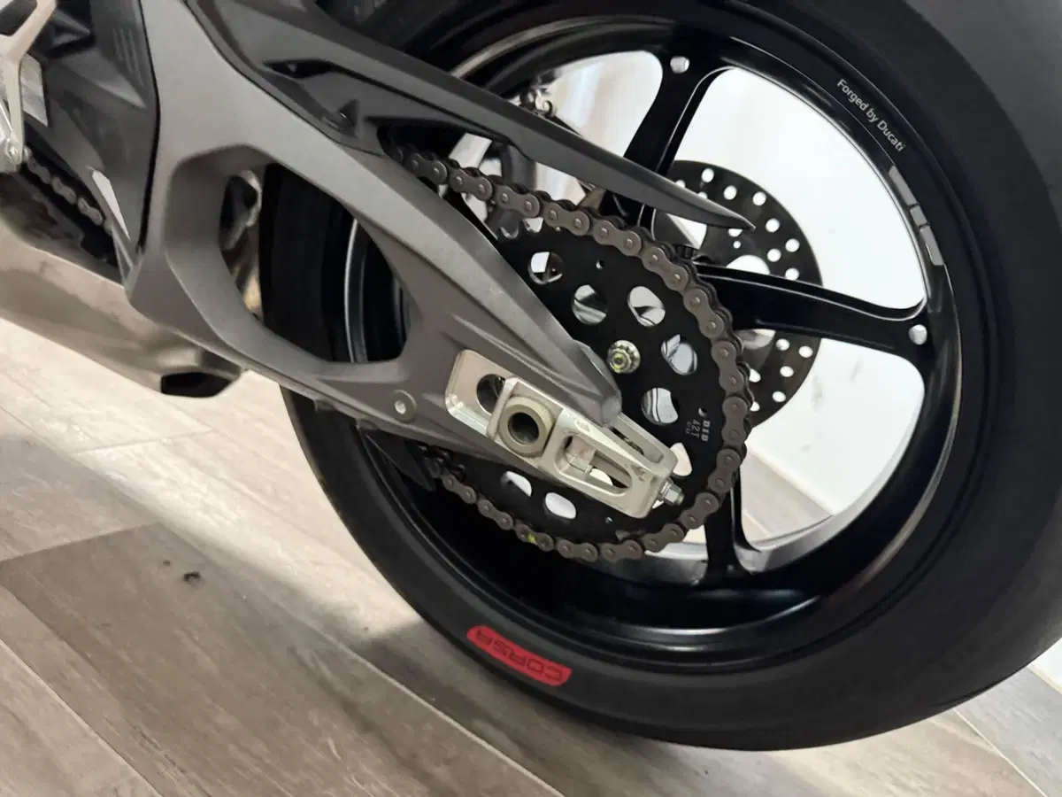 Ducati Streetfighter V4 S (2025 - 26) (14)