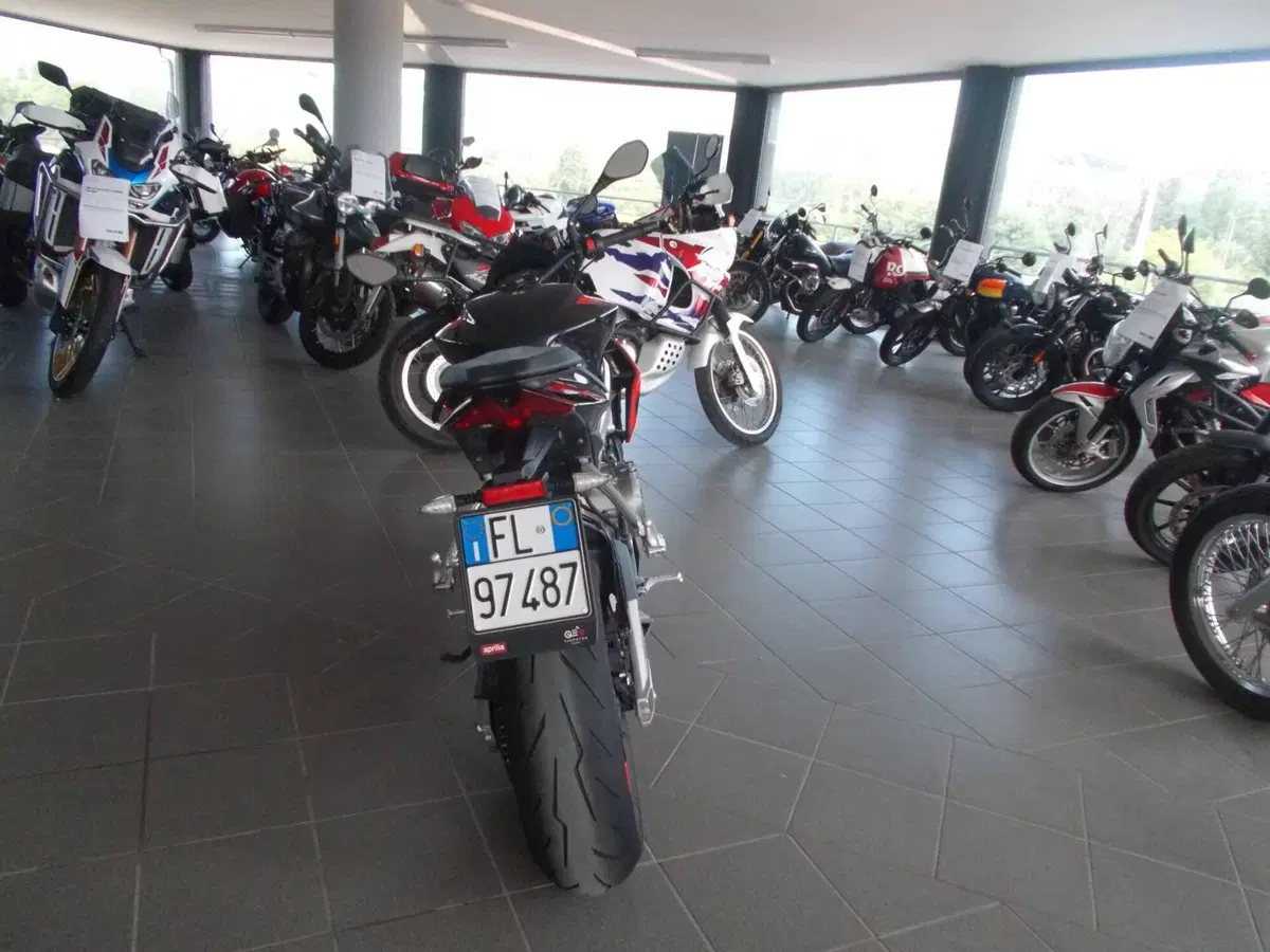 Aprilia Tuono 660 Factory (2022 - 24) (3)