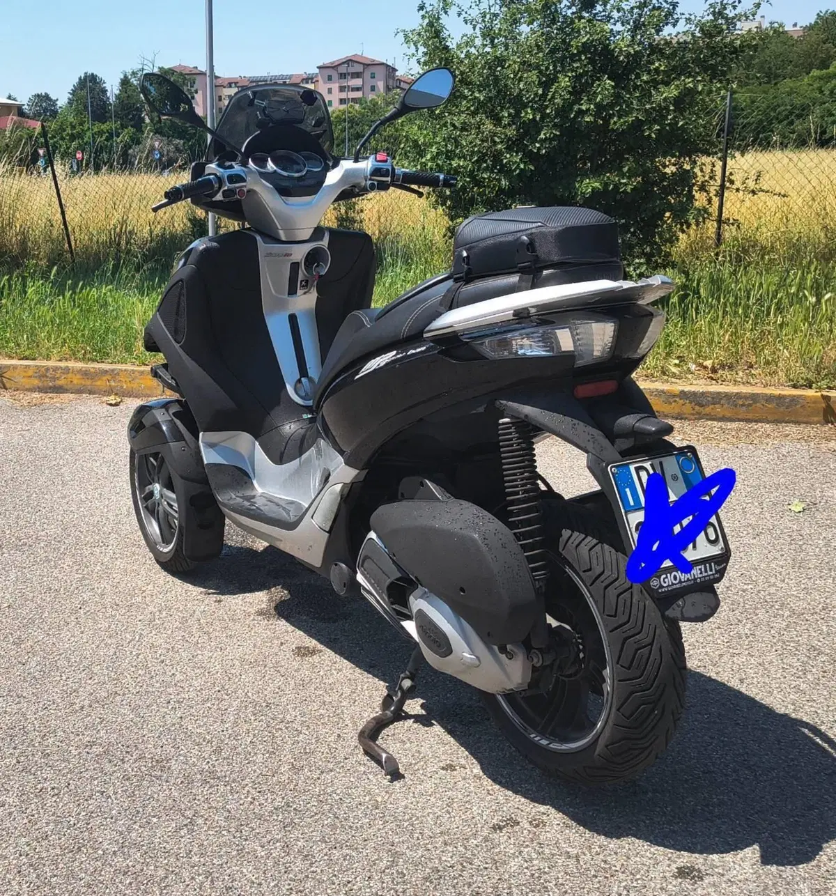 Piaggio Mp3 300 ie Yourban ERL (2011 - 17) (2)