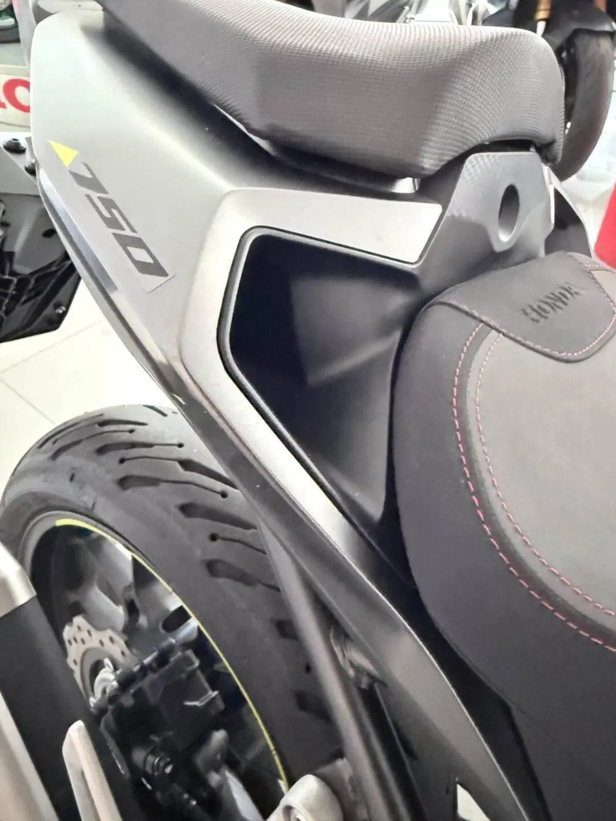 Honda CB 750 Hornet (2023 - 24) (7)