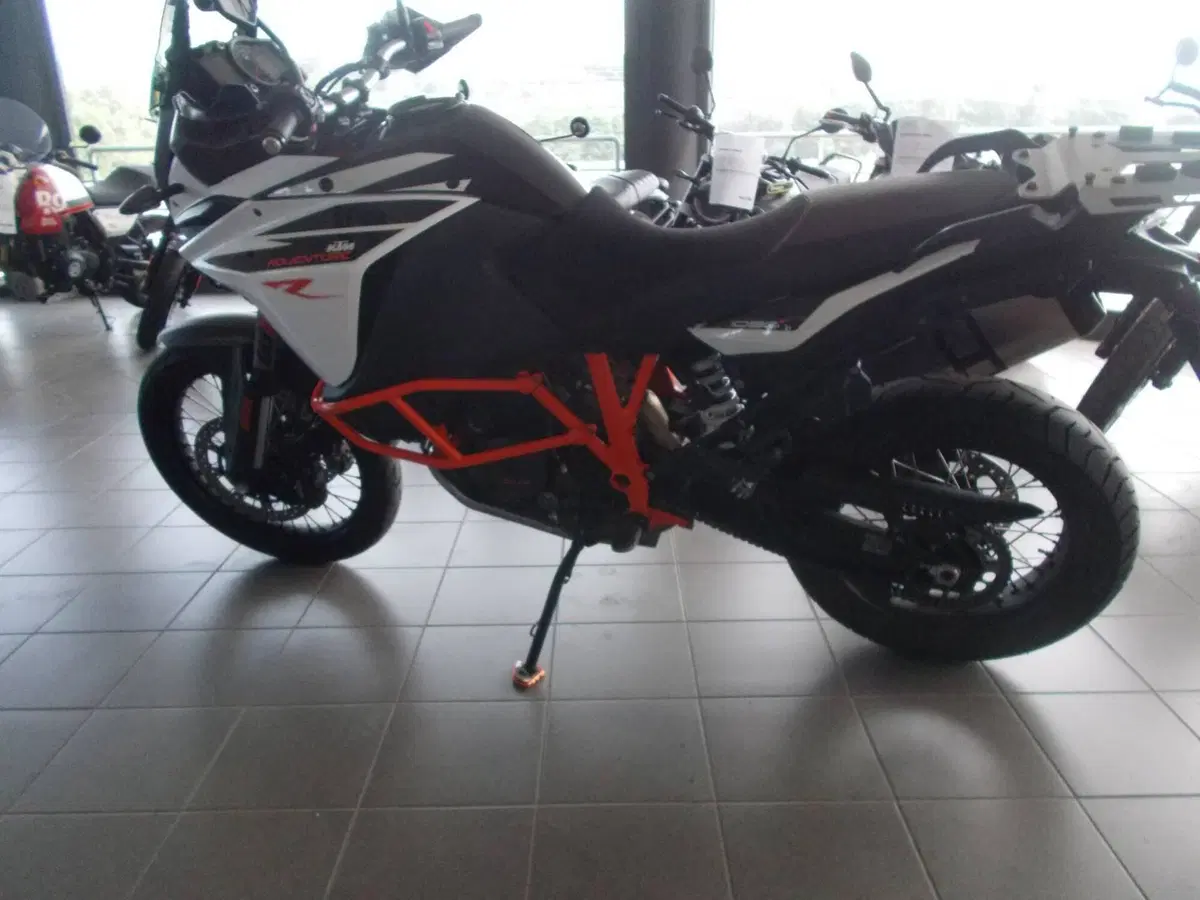 KTM 1090 Adventure R (2017 - 19) (4)