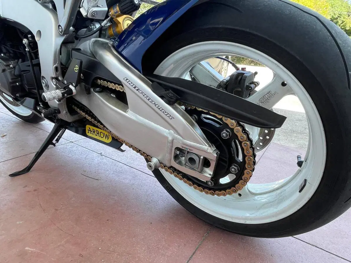 Honda CBR 1000 RR Fireblade (2012 - 16) (6)