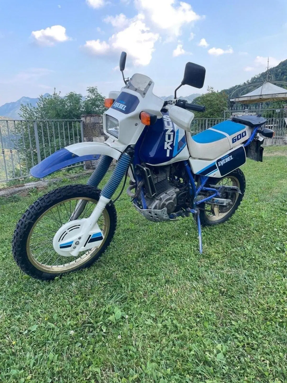 Suzuki DR 600