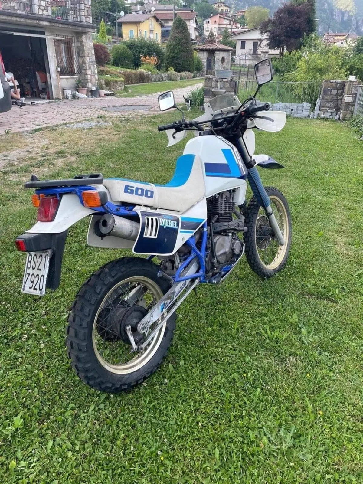 Suzuki DR 600 (4)