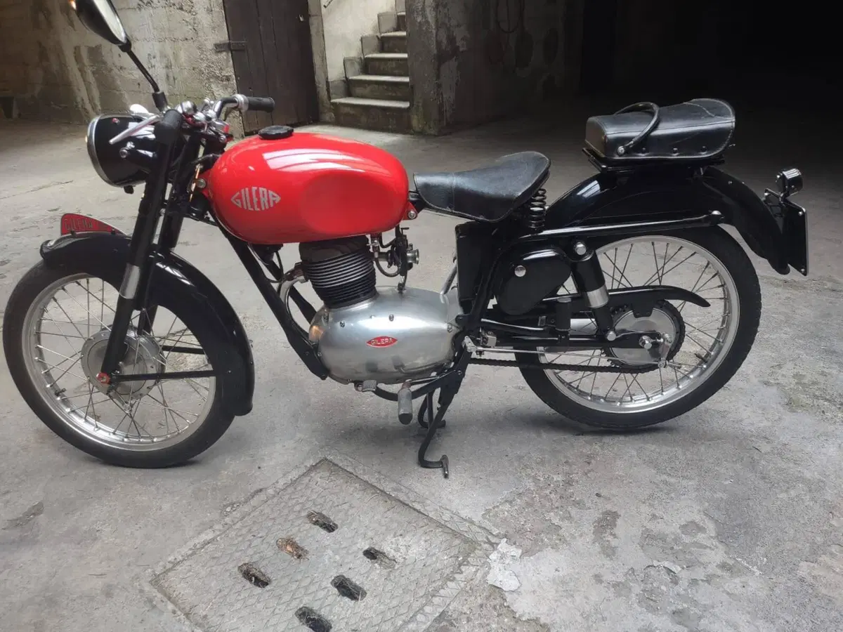 Gilera 150 sport