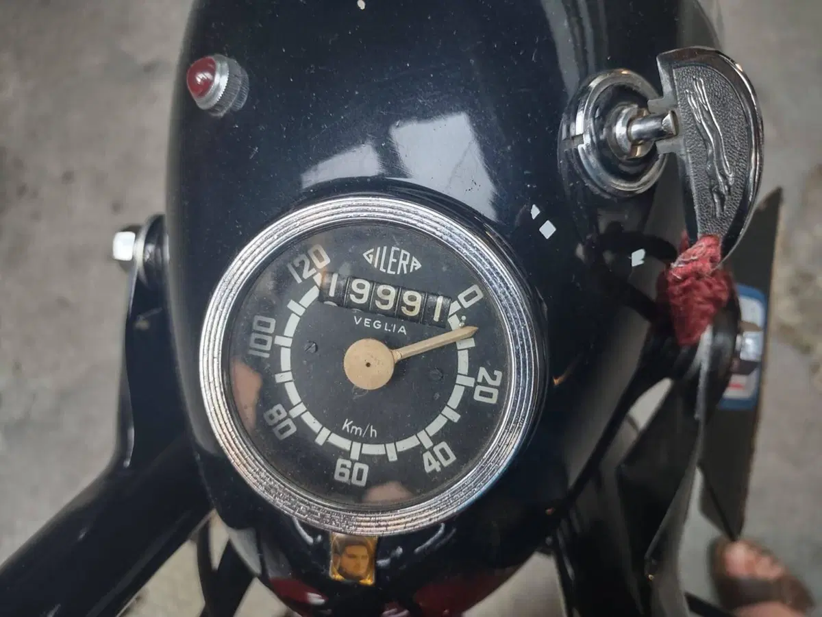 Gilera 150 sport (3)