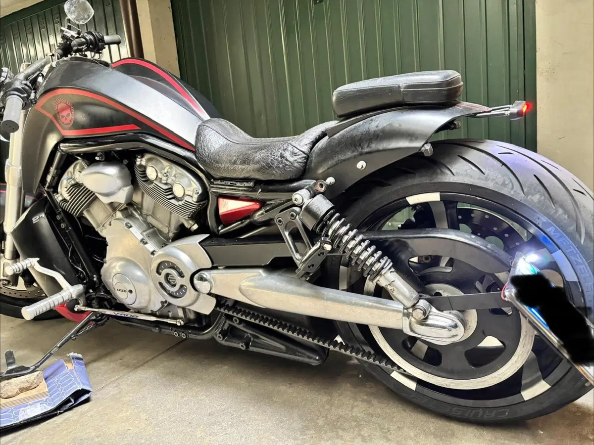 Harley-Davidson 1250 V-Rod Muscle (2009 - 17) - VRSCF (2)