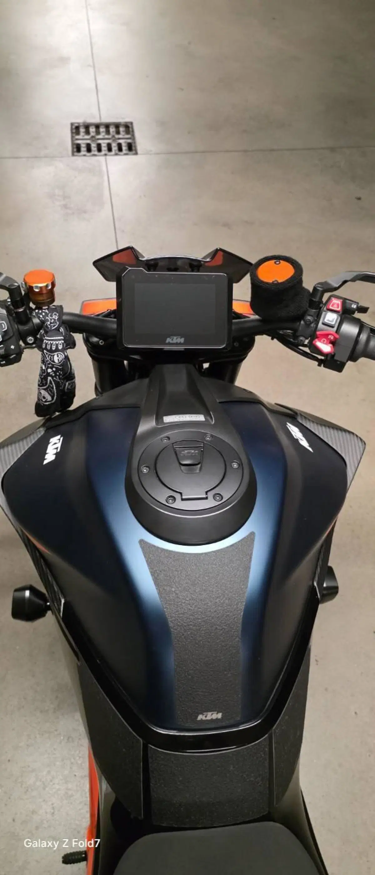 KTM 1290 Super Duke R (2022 - 23) (2)