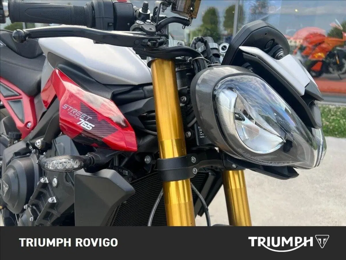 Triumph Street Triple 765 RX (2026) (6)