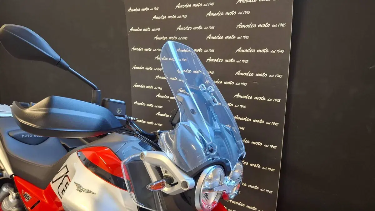 Moto Guzzi V85 TT Travel (2024 - 26) (5)