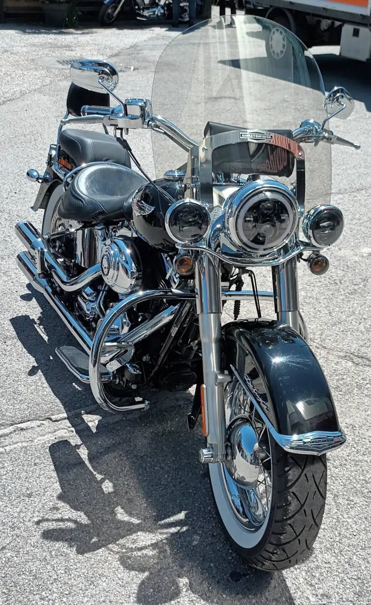 Harley-Davidson 1690 Deluxe ABS (2011 - 16) - FLSTN (3)