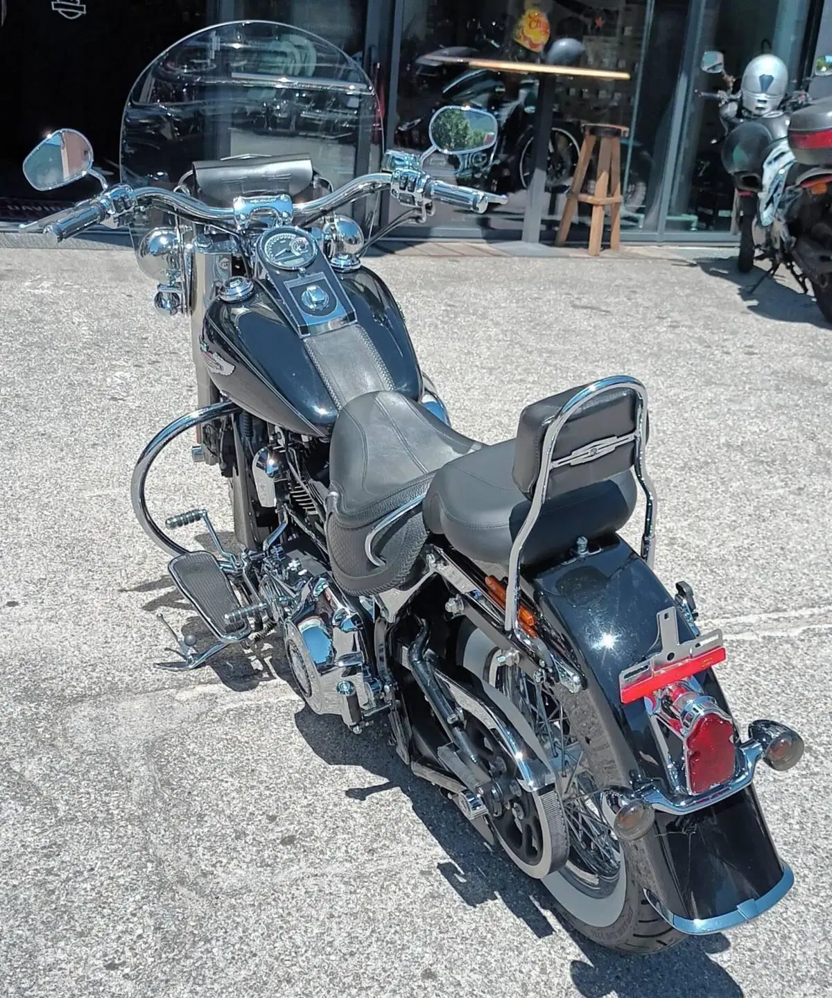 Harley-Davidson 1690 Deluxe ABS (2011 - 16) - FLSTN (4)