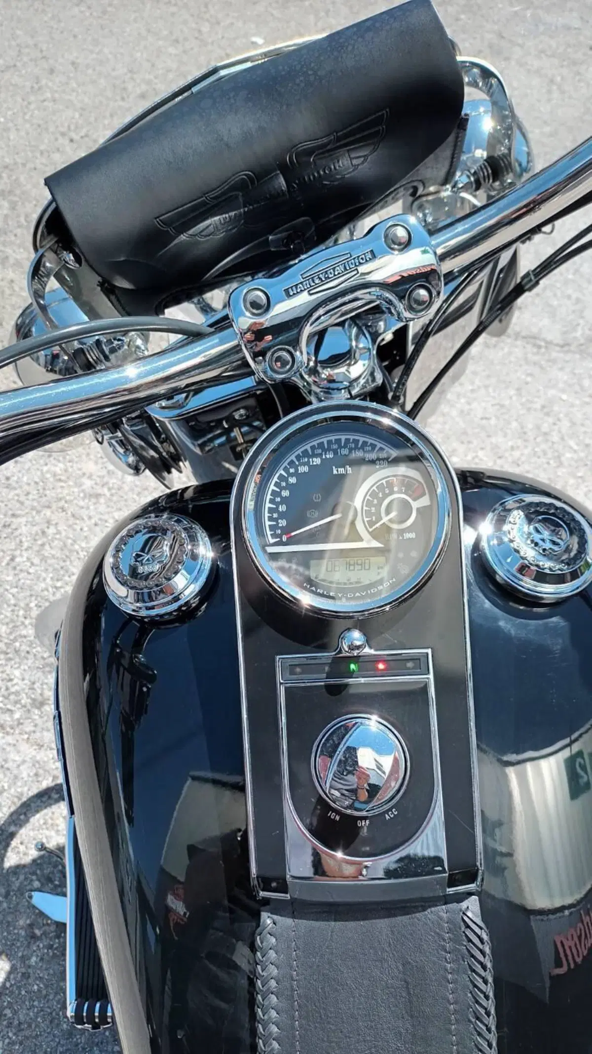 Harley-Davidson 1690 Deluxe ABS (2011 - 16) - FLSTN (6)