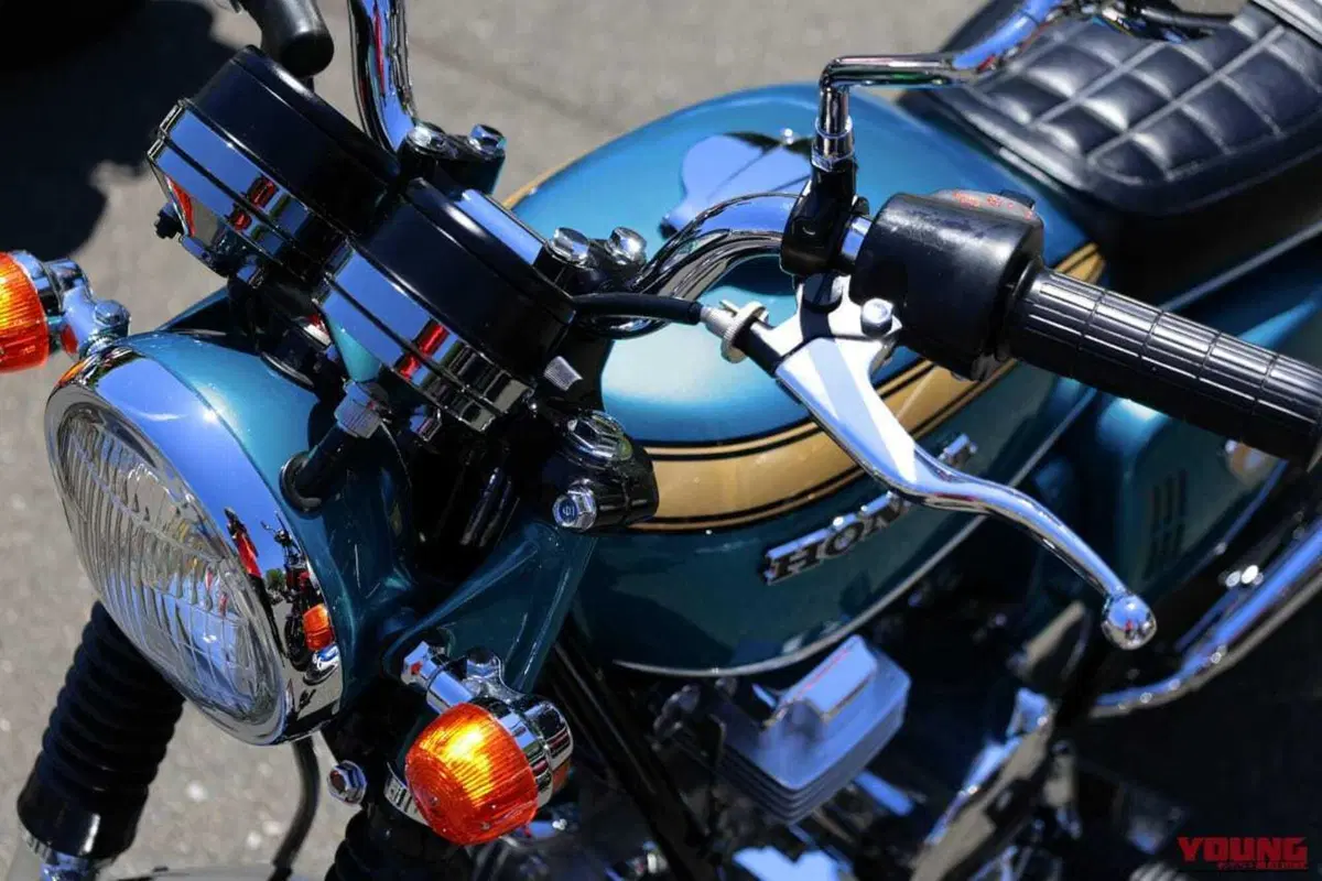 La straordinaria replica in miniatura della Honda CB750 Four nata in Giappone (3)