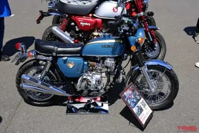 La straordinaria replica in miniatura della Honda CB750 Four nata in Giappone