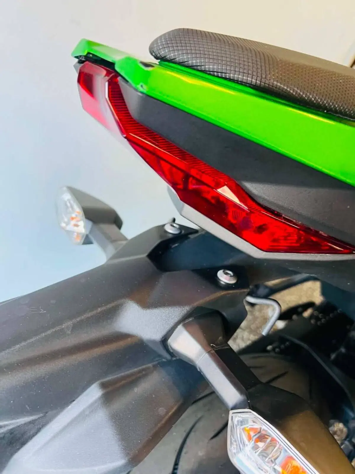 Kawasaki Z 400 (2023) (4)