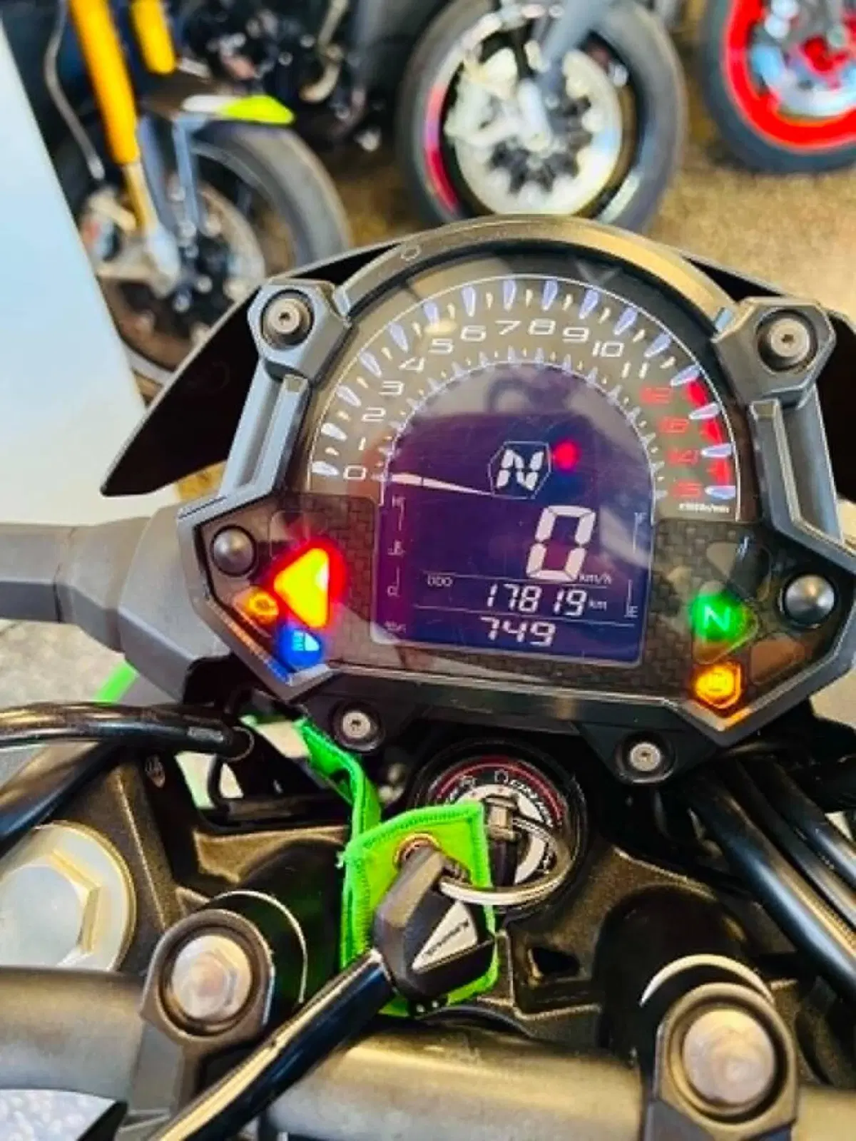 Kawasaki Z 400 (2023) (7)
