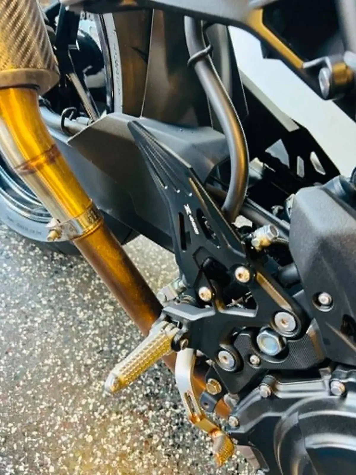 Kawasaki Z 400 (2023) (11)