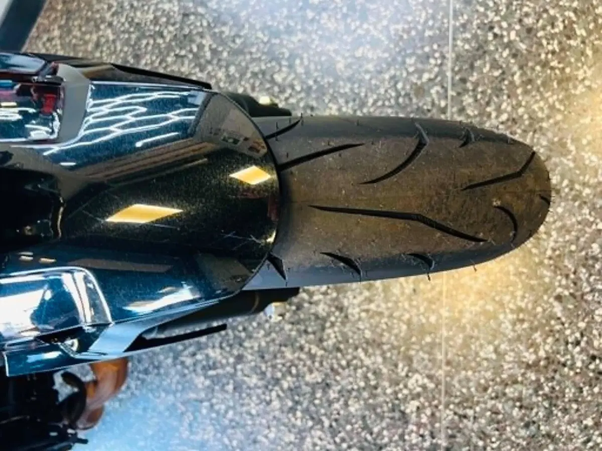 Kawasaki Z 400 (2023) (13)