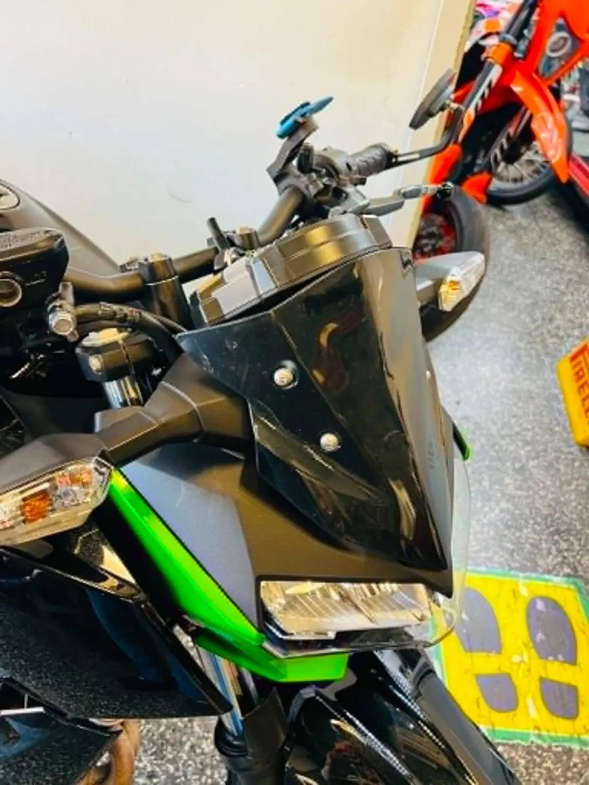 Kawasaki Z 400 (2023) (16)