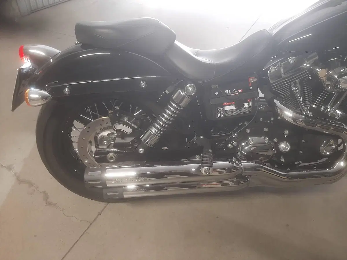 Harley-Davidson 1584 Wide Glide (2007 - 11) - FXDWG (4)