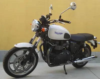 Triumph Bonneville T100 (2008 - 16) usata
