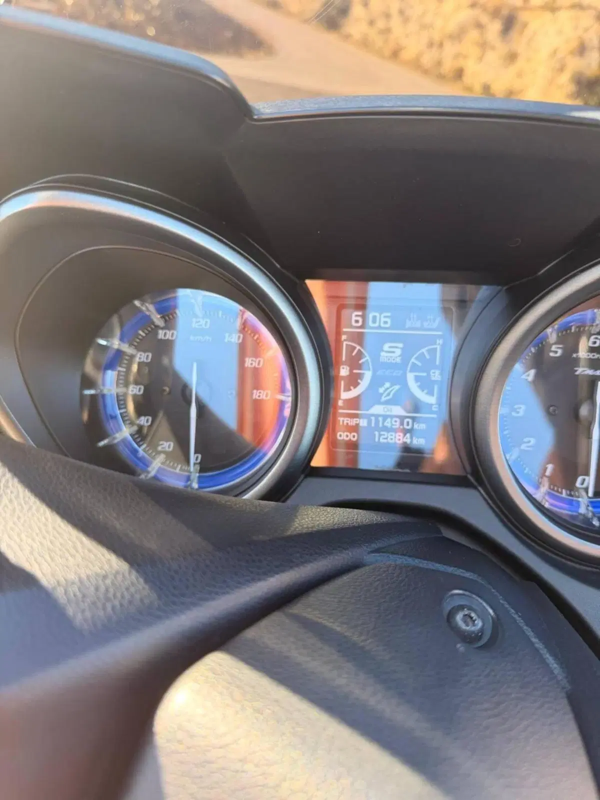 Yamaha T-Max 560 Tech Max (2021) (6)