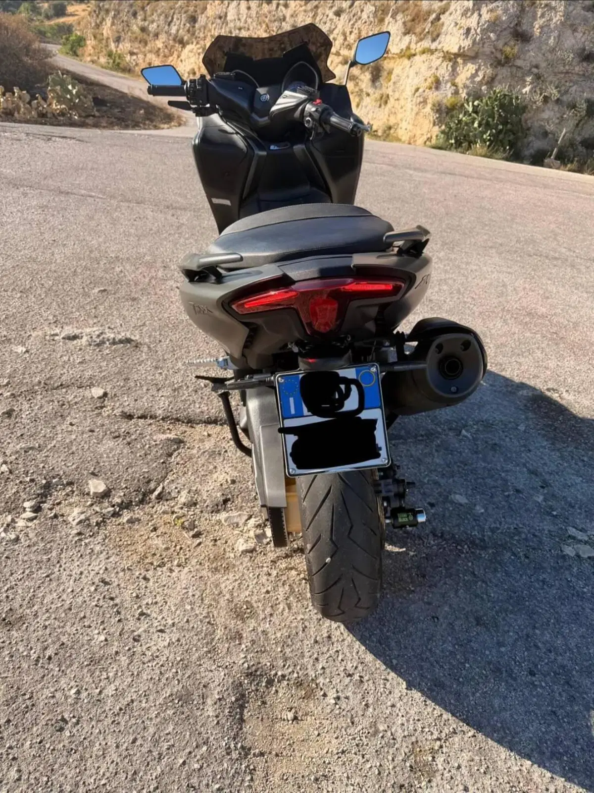 Yamaha T-Max 560 Tech Max (2021) (2)