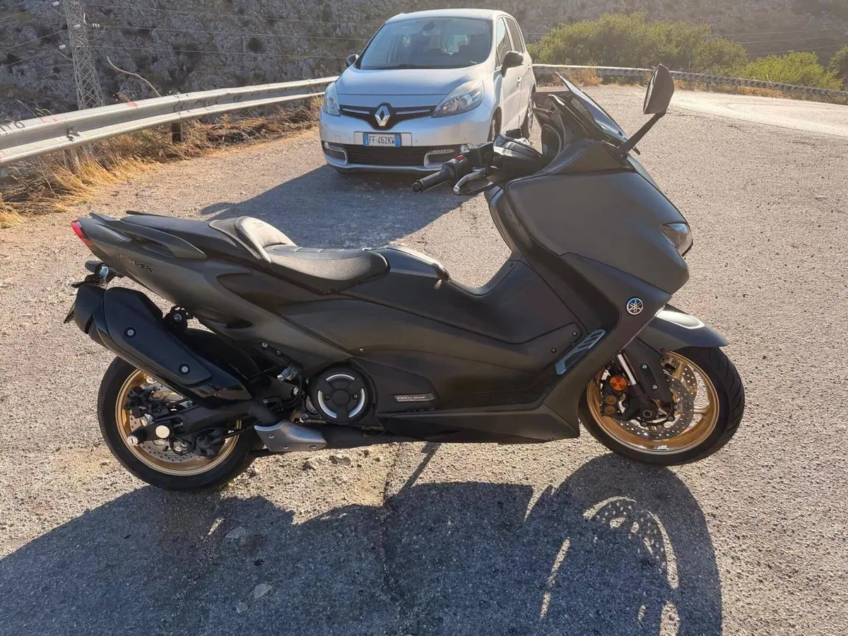 Yamaha T-Max 560 Tech Max (2021) (4)