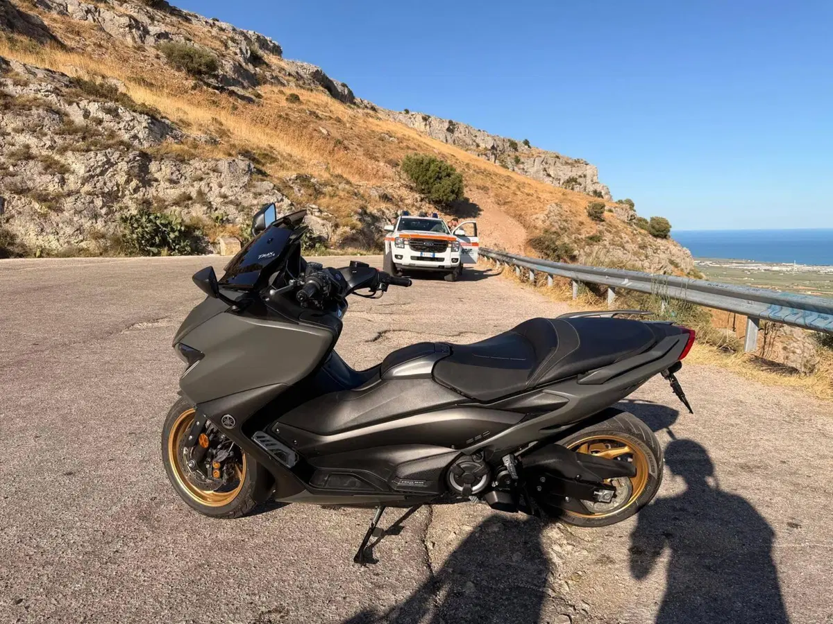 Yamaha T-Max 560 Tech Max (2021) (3)