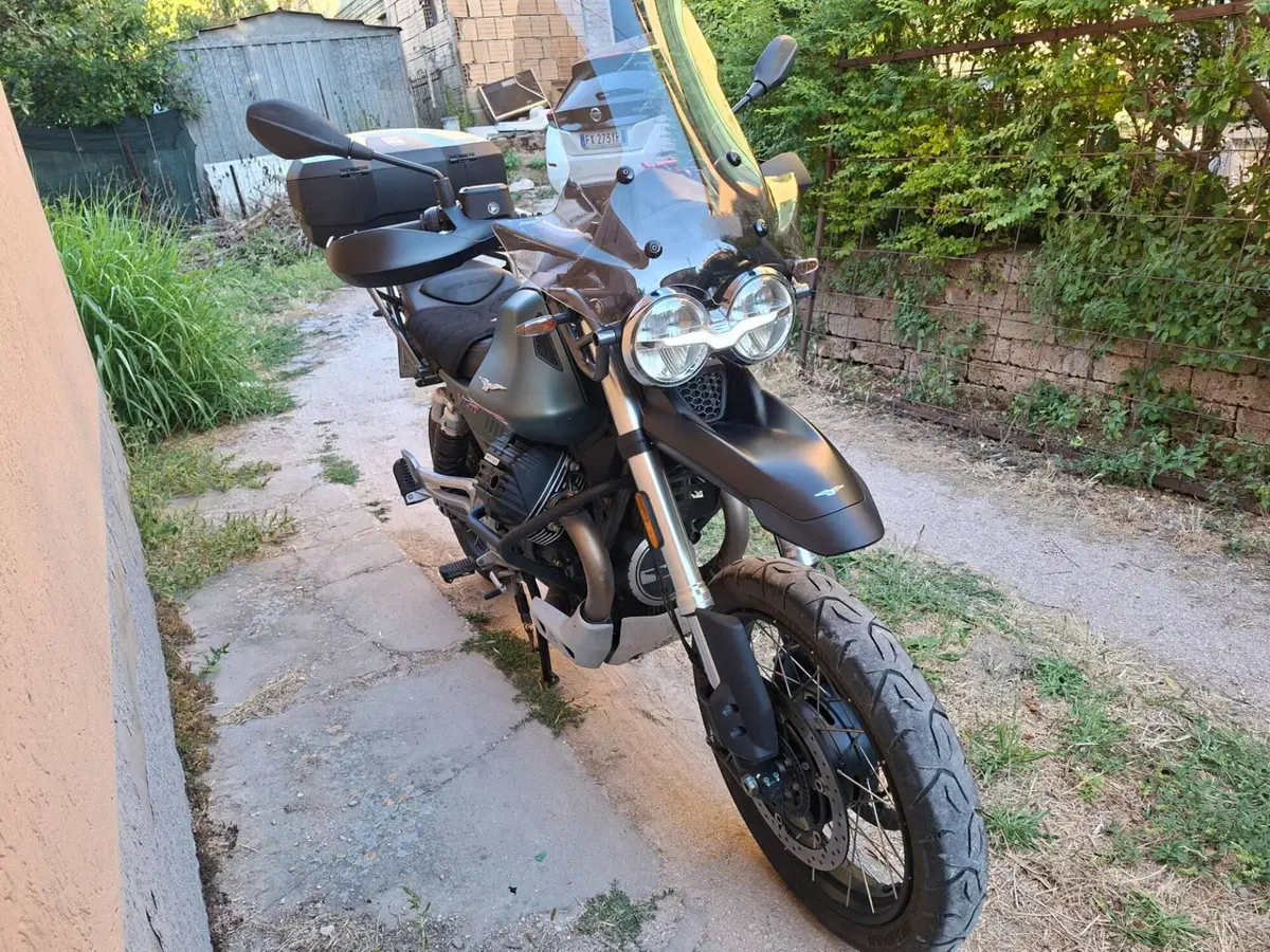 Moto Guzzi V85 TT Travel (2021 - 23)